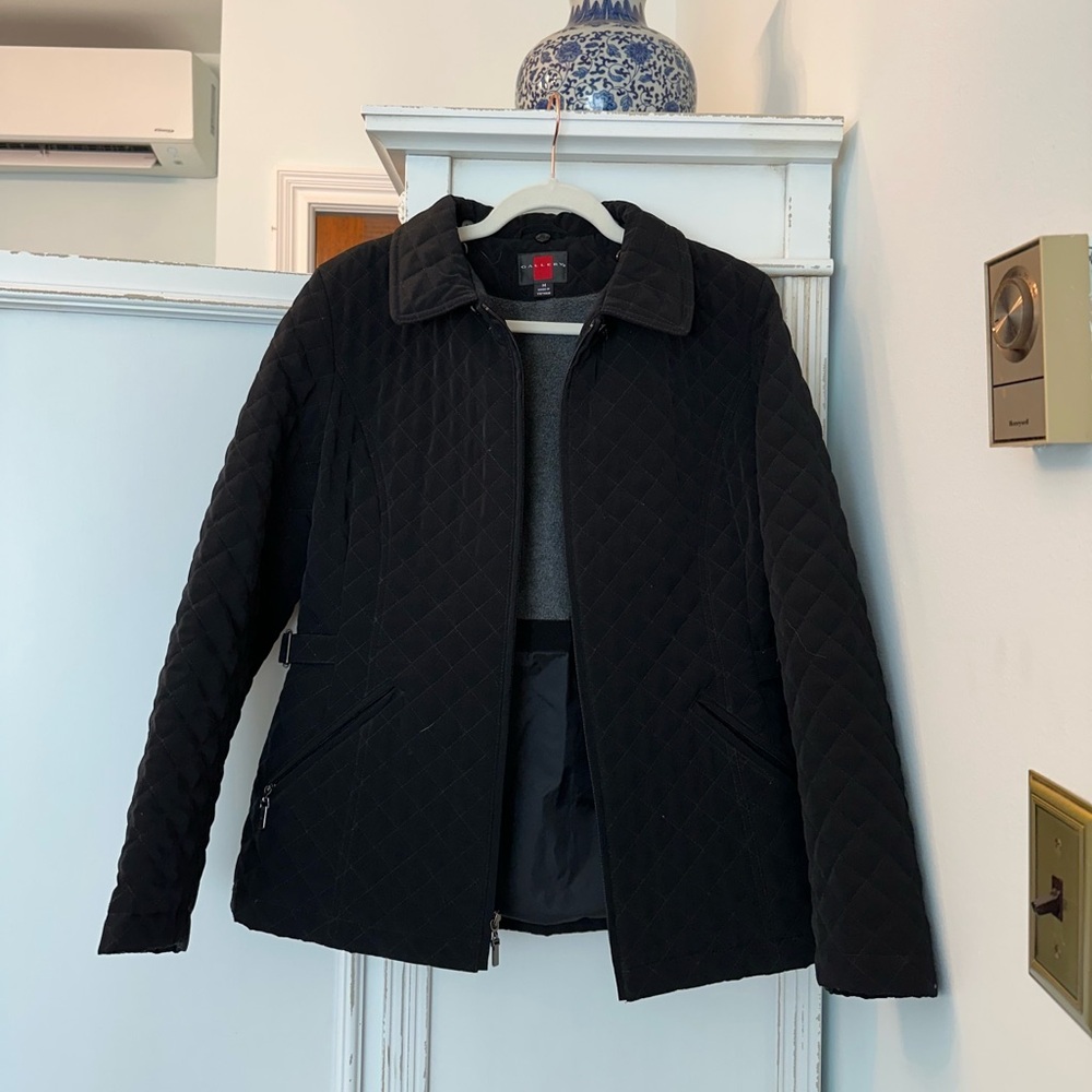 Gallery black coat in excellent condition
